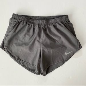 Nike Tempo Shorts in Grey - Small